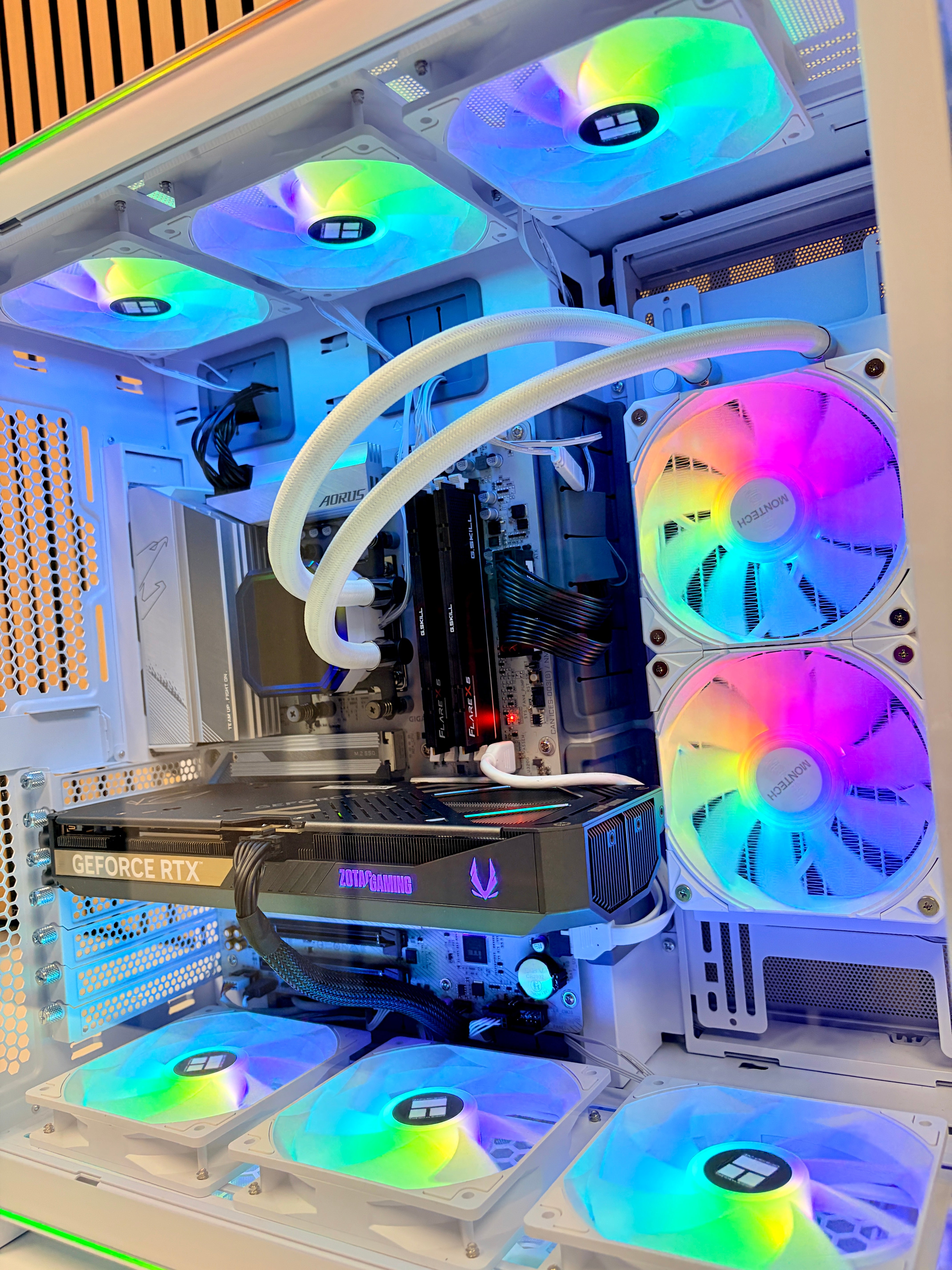 Gaming PC Ryzen 7/32GB RAM/2TB RTX 5070 GPU